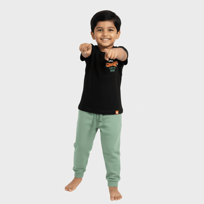 Half Sleeves Unisex T-Shirt & Joggers Set | Tiny Traveller