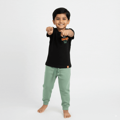 Half Sleeves Unisex T-Shirt & Joggers Set | Tiny Traveller